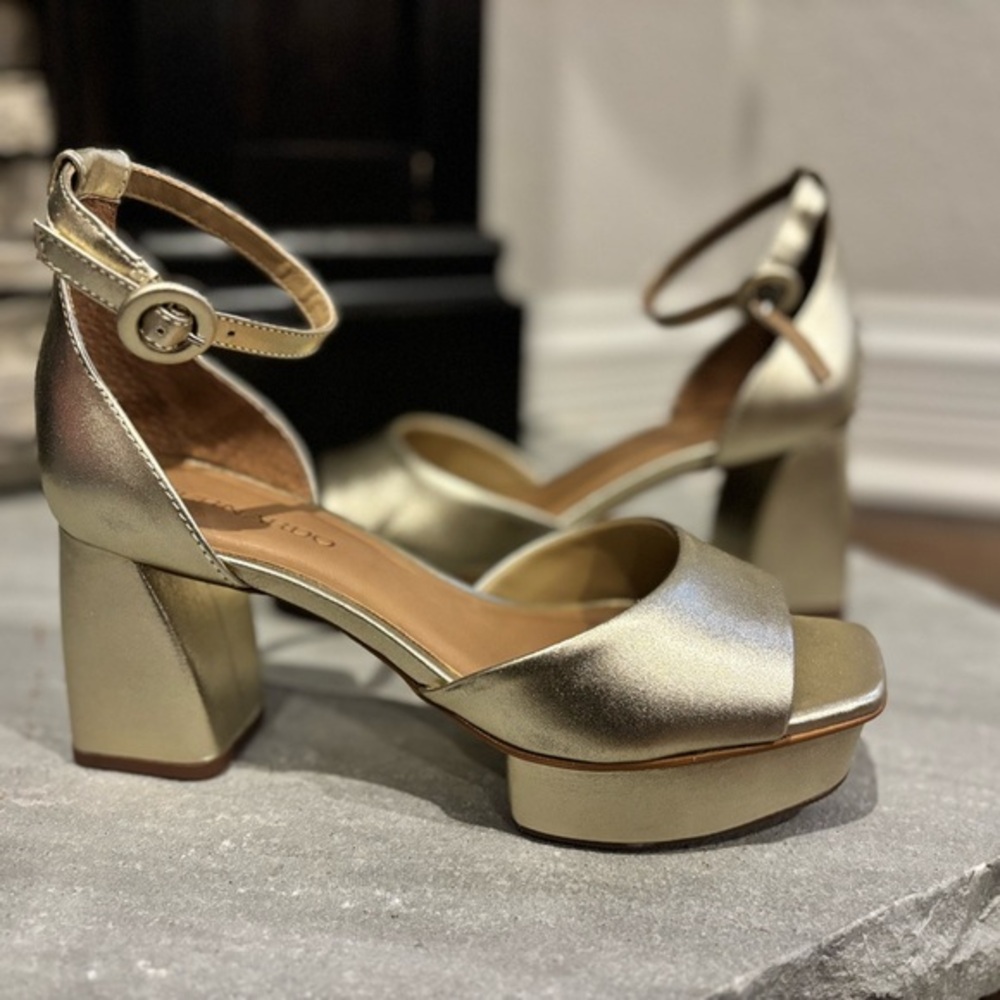 Bernardo Women’s 6.5 Raleigh Champagne Metallic Platform‎ High Heel Ankle Strap